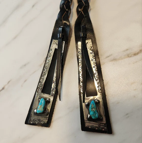 Vintage Sterling Silver & Turquoise Bolo Tie – Handcrafted Southwestern Style - Picture 6 of 9